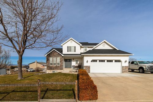 1653 Millstone Cir, Enoch, UT, 84721-7662 | Card Image