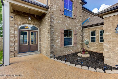 1436 Arbor Lake Dr N, Horn Lake, MS, 38637-2821 | Card Image