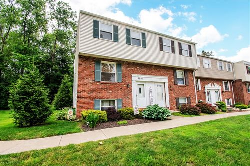 3051 Dara Dr, South Park, PA, 15129-9364 | Card Image
