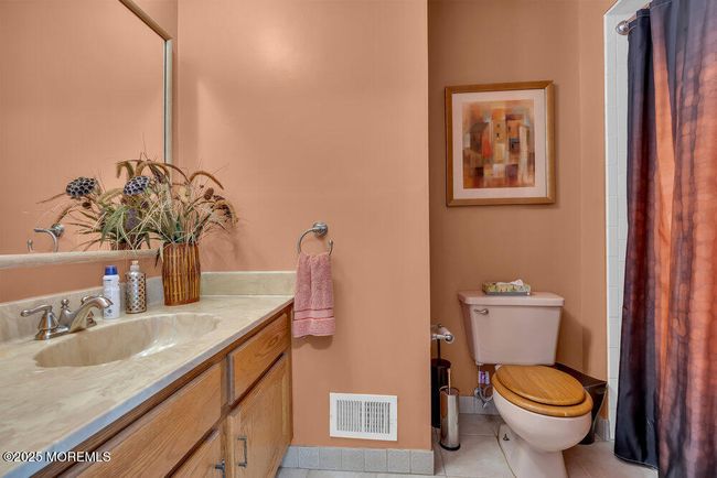 102 Diamond Ln, Condo with 2 bedrooms, 3 bathrooms and null parking in Old Bridge NJ | Image 7