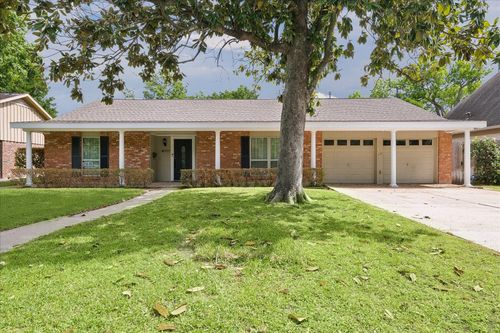 9777 Larston St, Houston, TX, 77055-6144 | Card Image
