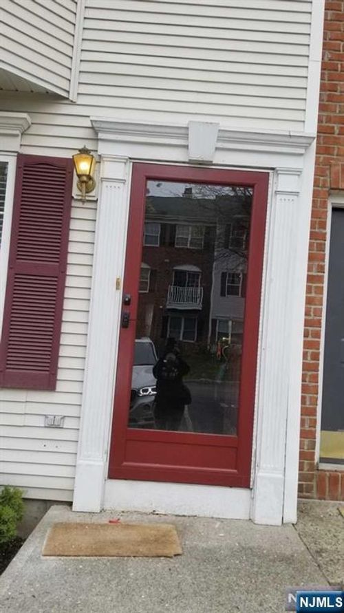 2218 Lancaster Ct, Mahwah, NJ, 07430-3823 | Card Image