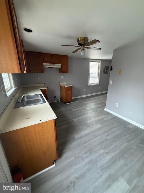 22 E Mount Vernon St, SMYRNA, DE, 19977-1439 | Card Image