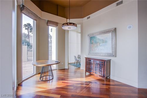 unit-105-2877 Paradise Rd, Las Vegas, NV, 89109-5237 | Card Image