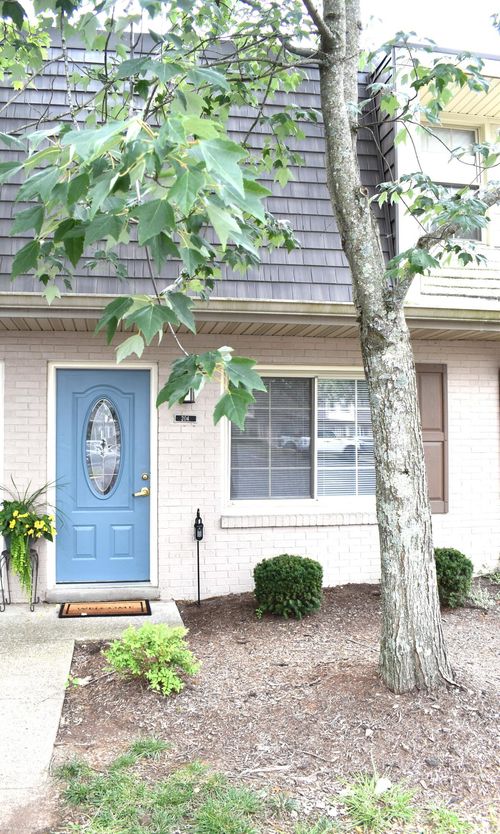 204 Regency Point Path, Lexington, KY, 40503-2357 | Card Image