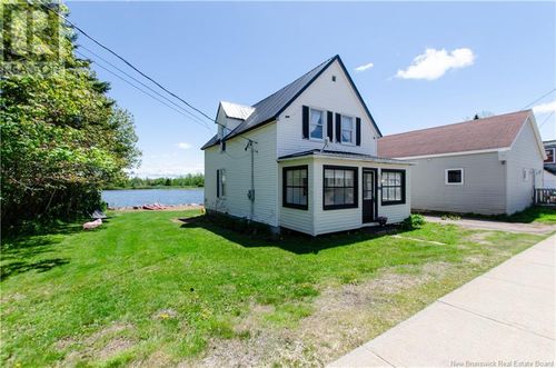 37 E Main St, Port Elgin, NB, E4M2X8 | Card Image