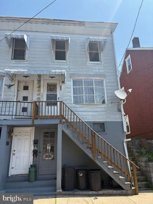 758 Walnut St, POTTSVILLE, PA, 17901-1201 | Card Image