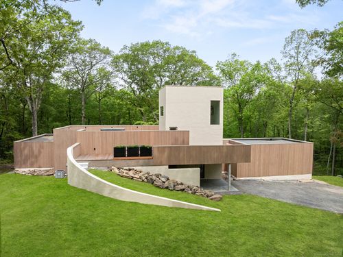 19 Old Paddock Ln, South Kent, CT, 06785-1040 | Card Image