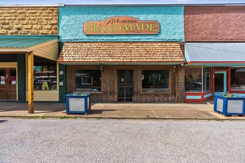 414 Main St, Leslie, AR, 72645-8910 | Card Image