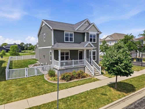 3062 Pleasant Street, SUN PRAIRIE, WI, 53590 | Card Image