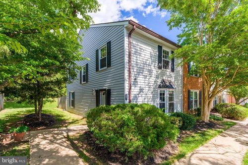 5563 First Statesman Ln, ALEXANDRIA, VA, 22312-2632 | Card Image