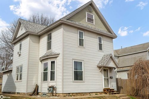 1025 N 9th St, Burlington, IA, 52601-4854 | Card Image