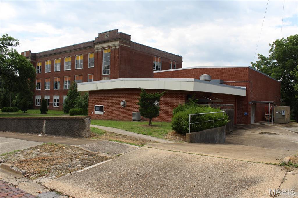 Commercial Sale in Poplar Bluff 2