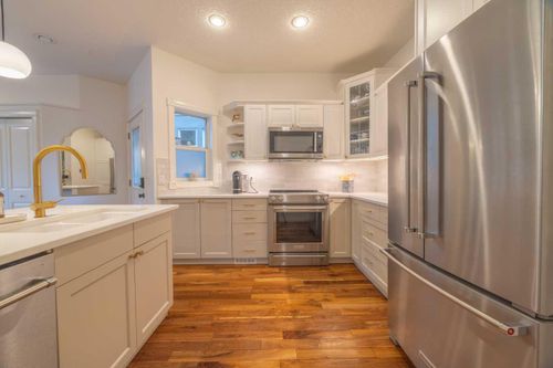 {{alt}} | Card Image