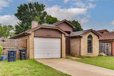 1720 Woodhall Way, House other with 2 bedrooms, 1 bathrooms and null parking in Fort Worth TX | Image 2