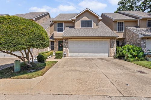 415 Oak Leaf Dr, Duncanville, TX, 75137-3151 | Card Image
