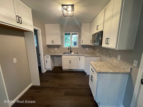 4045 E Mount Morris Rd, Mount Morris, MI, 48458-8725 | Card Image