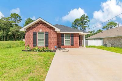 1285 Mills Ave, House other with 3 bedrooms, 2 bathrooms and null parking in Pensacola FL | Image 1