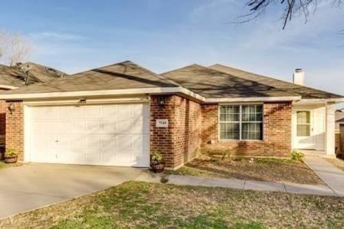 7549 Vanessa Dr, Fort Worth, TX, 76112-4428 | Card Image