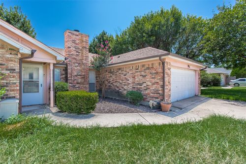 303 Shirley Dr, Alvarado, TX, 76009-2619 | Card Image
