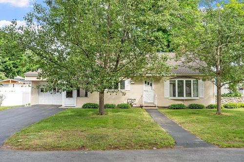 48 Chickering Rd, Lawrence, MA, 01843-3833 | Card Image