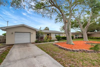 3972 Harbor Hills Drive, House other with 3 bedrooms, 2 bathrooms and null parking in Largo FL | Image 3