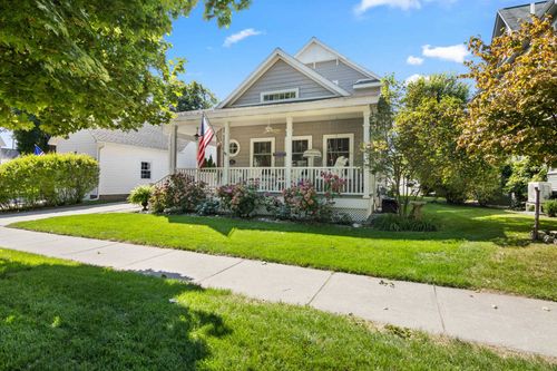 122 Forest Ave, Frankfort, MI, 49635-9044 | Card Image