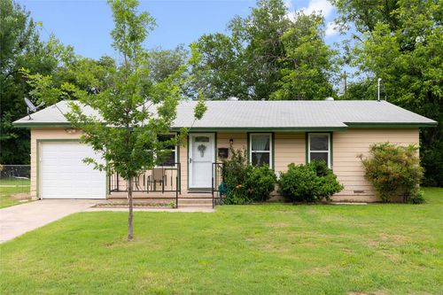2808 1st St, Brownwood, TX, 76801-5712 | Card Image