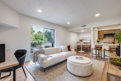 apt-211-4020 Holland Ave, Dallas, TX, 75219-3876 | Card Image