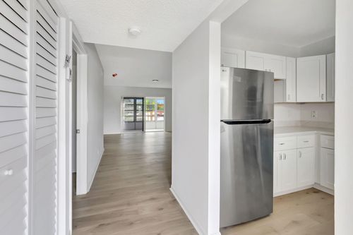 apt-201-20 Abbey Ln, Delray Beach, FL, 33446-1742 | Card Image
