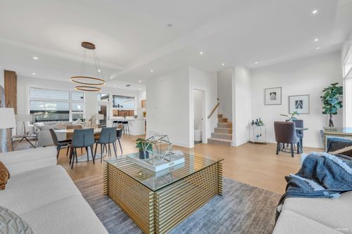 {{alt}} | Card Image