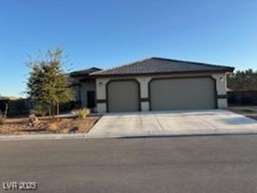401 Olive Branch Ln, Pahrump, NV, 89048-3457 | Card Image