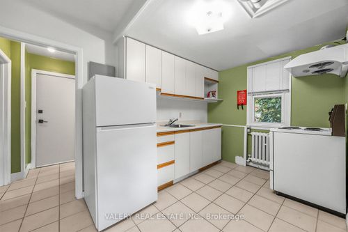 4-8 33rd St, Etobicoke, ON, M8W3G8 | Card Image