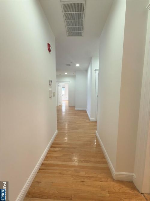 725 River Rd, New Milford, NJ, 07646-3130 | Card Image