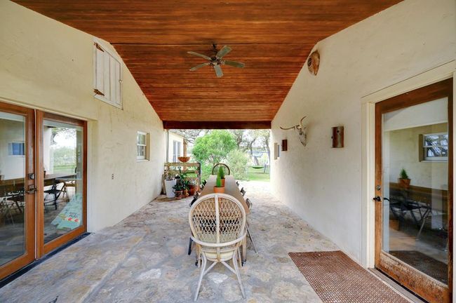 341 N Stallion Estates Dr, Home with 2 bedrooms, 2 bathrooms and 3 parking in Spring Branch TX | Image 17