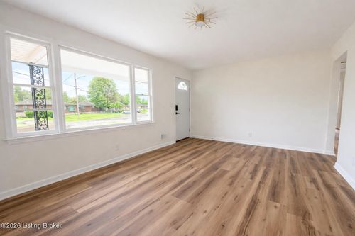 3021 Wayside Dr, Louisville, KY, 40216 | Card Image