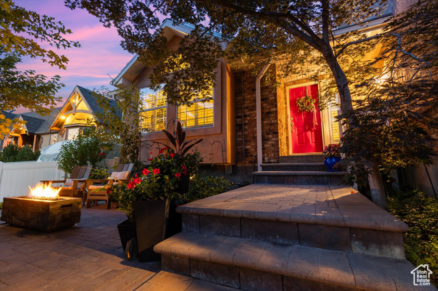 Sutton Ct, Sandy, UT 84093