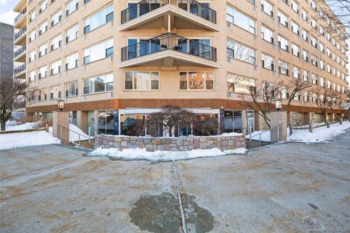 2g-12 Old Mamaroneck Road, White Plains, NY, 10605 | Card Image