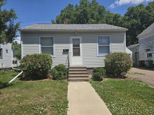 401 Willow St, Fairmont, MN, 56031-2972 | Card Image
