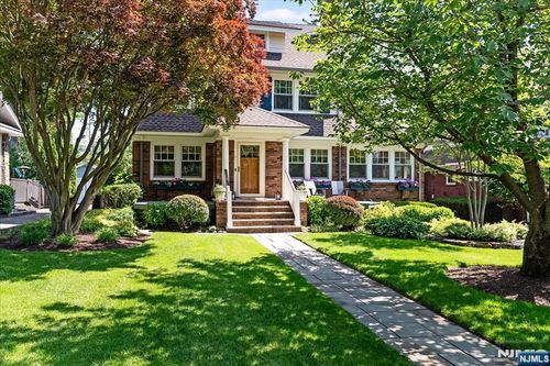 11 Windsor Pl, Montclair, NJ, 07043-1109 | Card Image