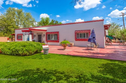377 W Martinez Street, Nogales, AZ, 85621 | Card Image