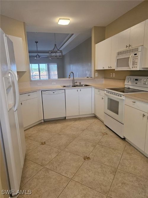 apt-301-7835 Regal Heron Cir, NAPLES, FL, 34104-5929 | Card Image