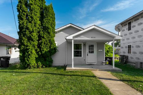 814 W Boone St, Frankfort, IN, 46041-2343 | Card Image