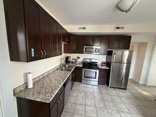 apt-2-11 Francis St, Malden, MA, 02148-2599 | Card Image