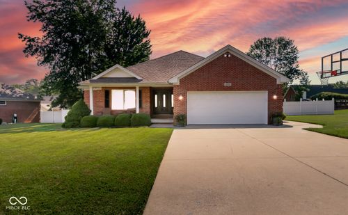 269 Matthew Dr, Seymour, IN, 47274-4013 | Card Image