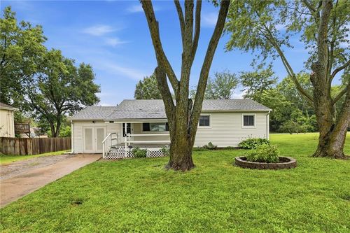 17511 Montgall Dr, Belton, MO, 64012-2851 | Card Image