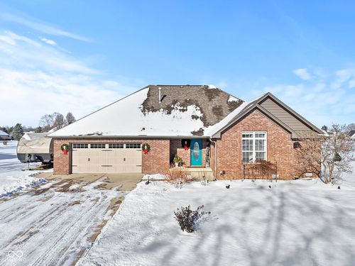 5624 Stinemyer Rd, New Palestine, IN, 46163-8935 | Card Image