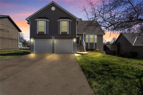 109 Sw Drew Ln, Lee's Summit, MO, 64081-4034 | Card Image