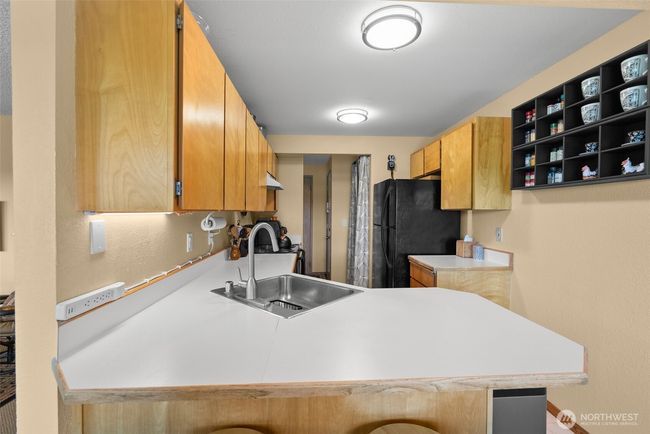 Kitchen with bar, perfect for hosting | Image 11