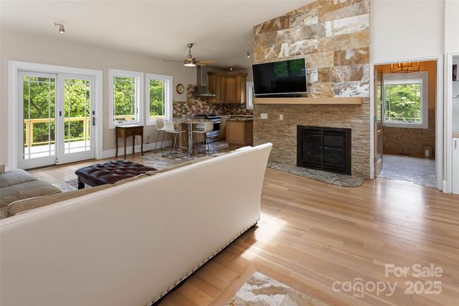 9 Gazebo Trl, Condo with 3 bedrooms, 2 bathrooms and null parking in Clyde NC | Image 7